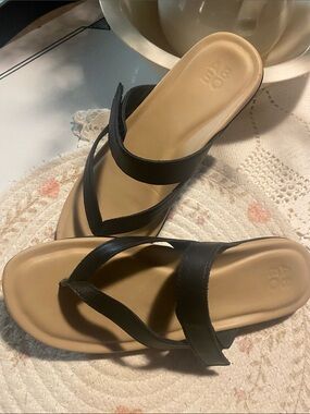 Abeo Women’s Black Slide Sandals with Tan Footbed